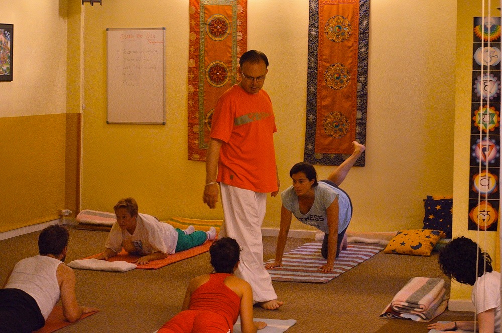 Clases de Hatha Yoga en Sâdhana Dharma, Tarragona